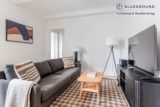 Building Photo - 244 W 72nd St