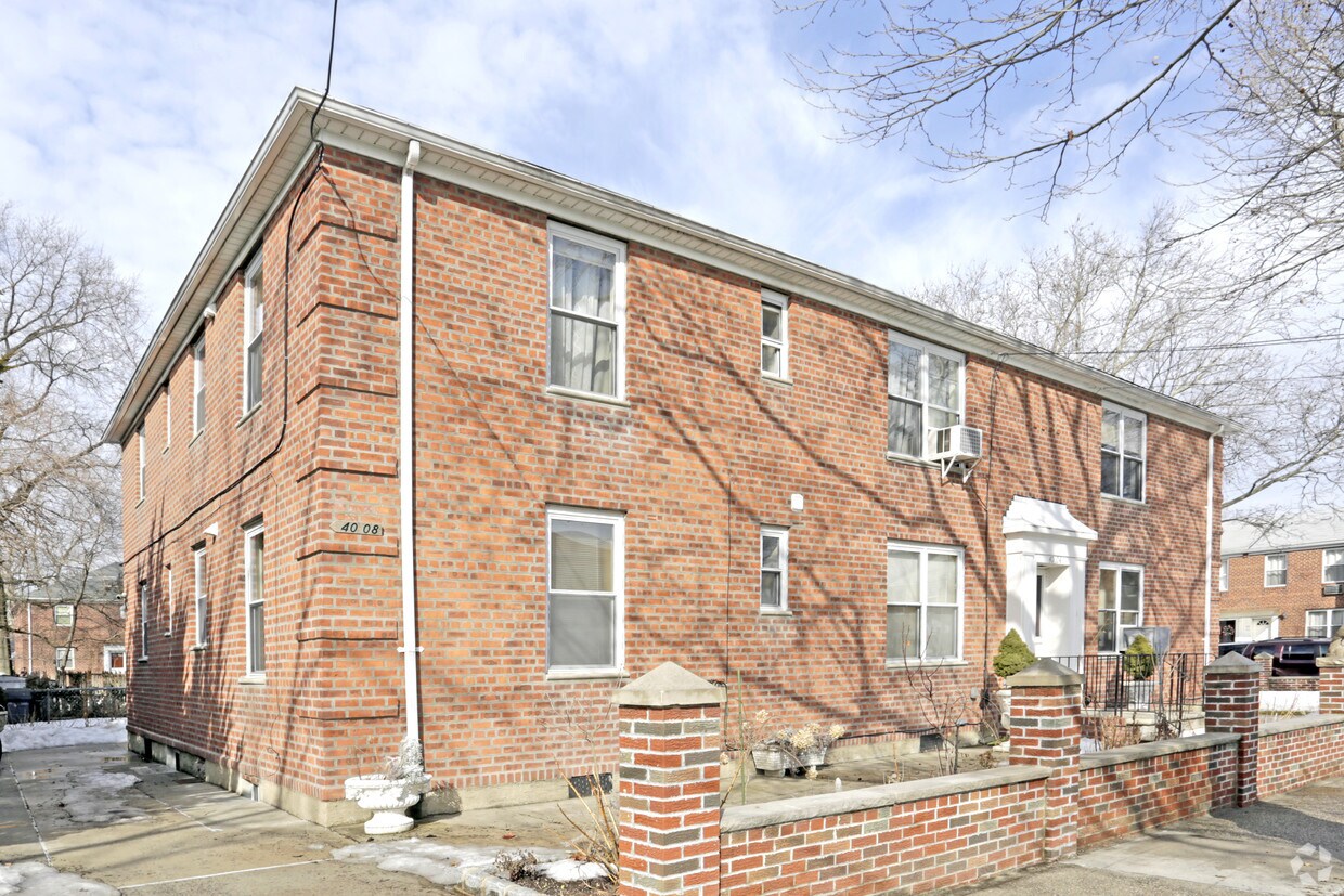 Primary Photo - 40-04 196th St