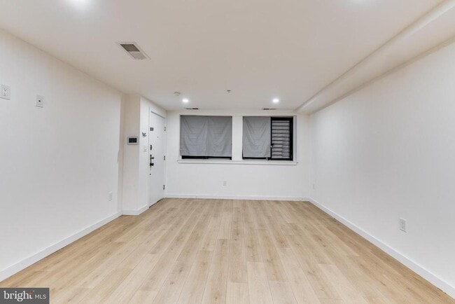 Foto del edificio - 3817 Georgia Ave NW