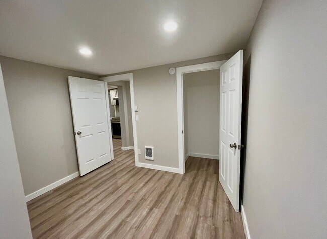 Foto del edificio - 551 NE 65th St