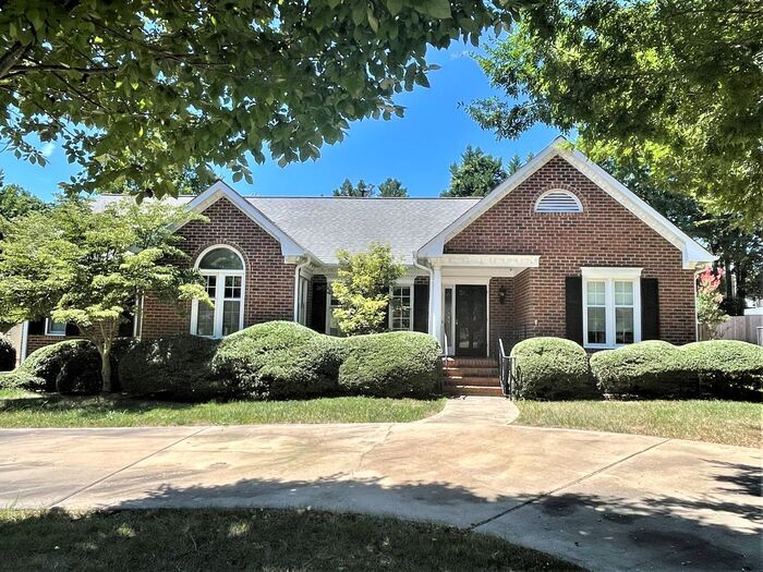 Primary Photo - NW Large Home, LR, DR, Granite Counter-top...