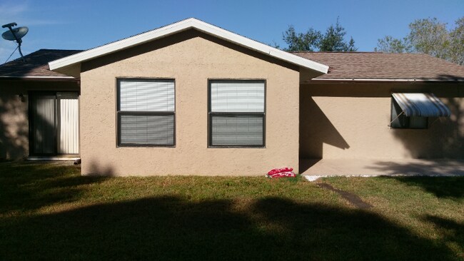 Building Photo - 6833 Myrtlewood Rd