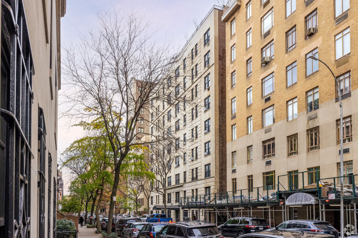 Primary Photo - 17 W 71st St