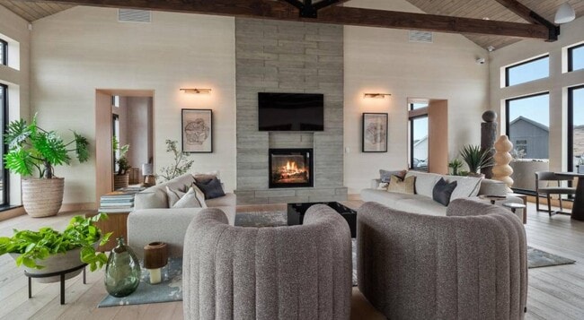 Building Photo - Madison at Canyons, The
