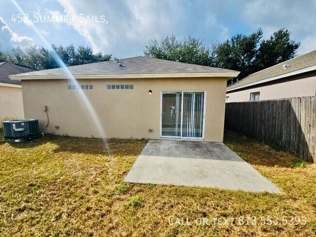 Foto del edificio - 452 Summer Sails Dr