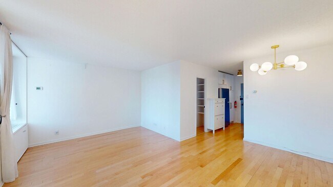 Foto del edificio - 240 M St SW