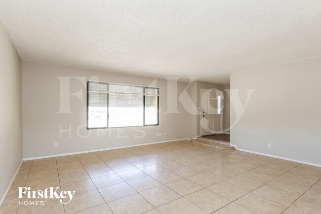 Foto del edificio - 4501 S Forest Ave