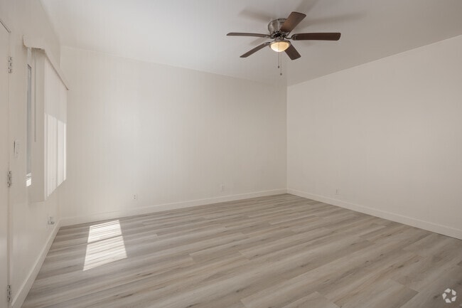 Studio - 500SF - Living - 1935 Myrtle Ave.