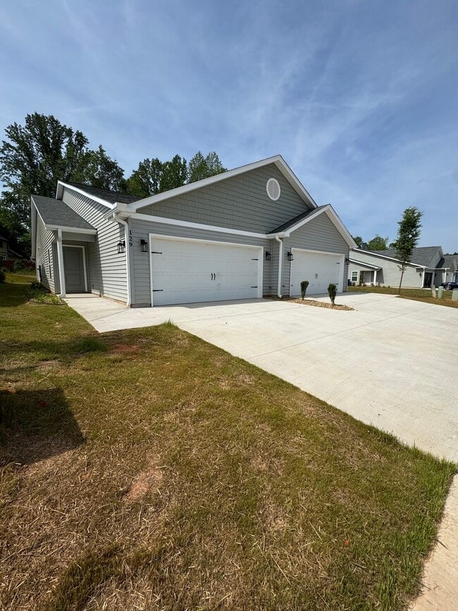 Building Photo - 129 Brawley Villas Pl