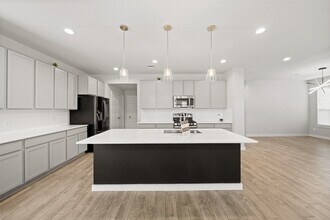 Building Photo - 13015 Braelich Loch Dr