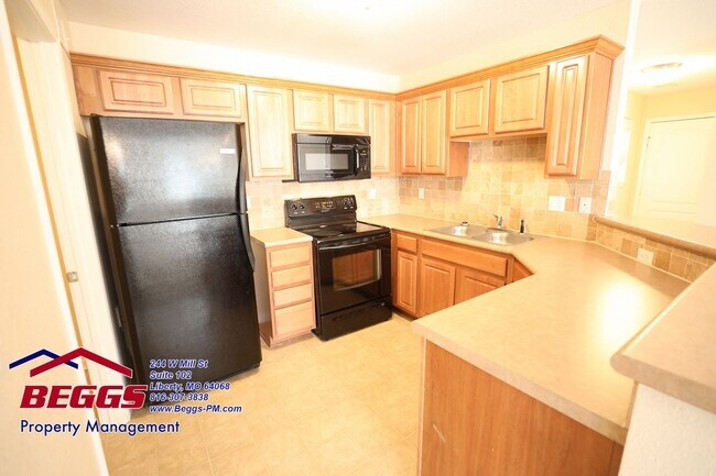 Building Photo - 382 N Clayview Dr
