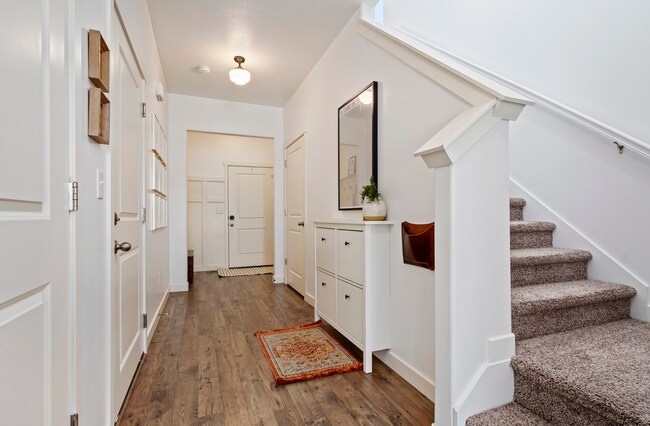 Foto del edificio - 437 S Burr Oak Ln