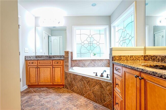 Foto del edificio - 3300 Archgate Ct