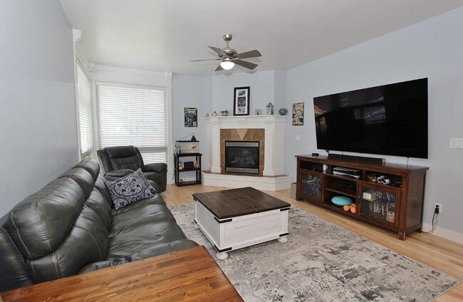 Building Photo - 3689 N Colbourne Way