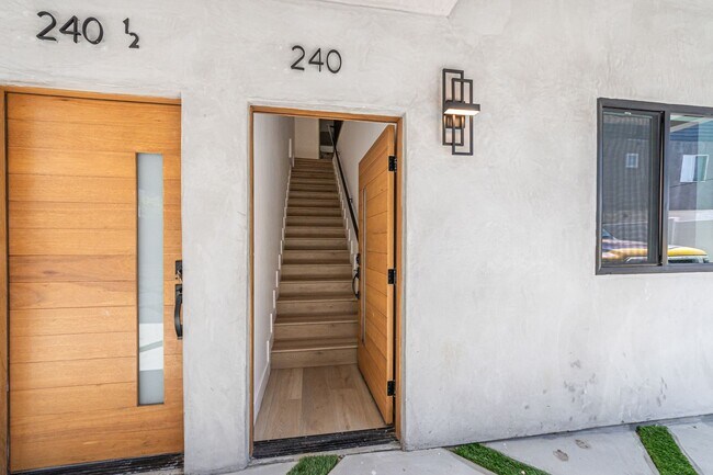 Foto del edificio - 242 N Dillon St