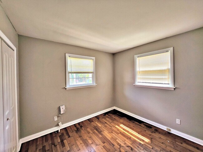 Building Photo - 1509 Randolph Ave SE