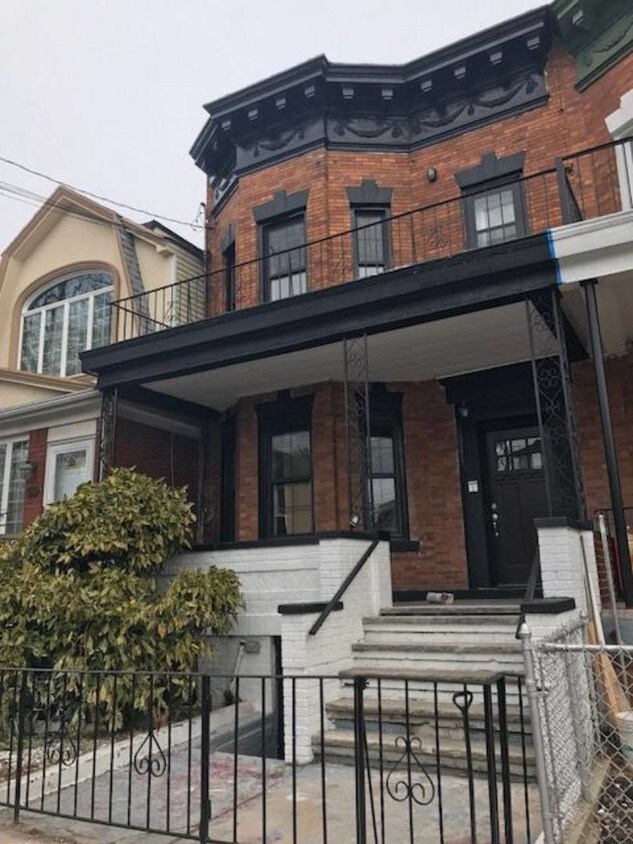 Primary Photo - 1687 E 48th St