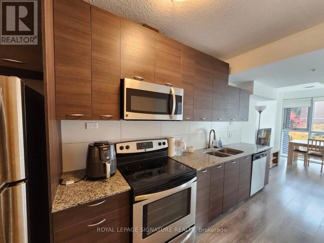 Building Photo - 318 Spruce St