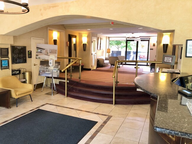 Lobby - 950 25th St NW