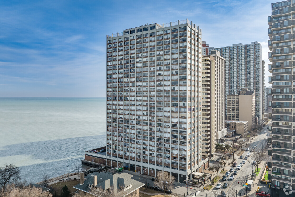 6171 N Sheridan Rd - Granville Beach Condominiums