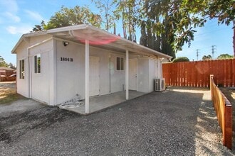 Building Photo - 1606-1618 Viera Ave