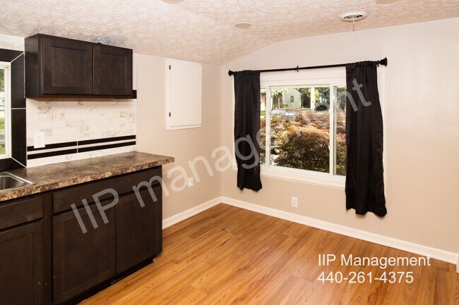 Foto del edificio - Stunning 1 Bed, 1 Bath Home in Stow, OH – ...