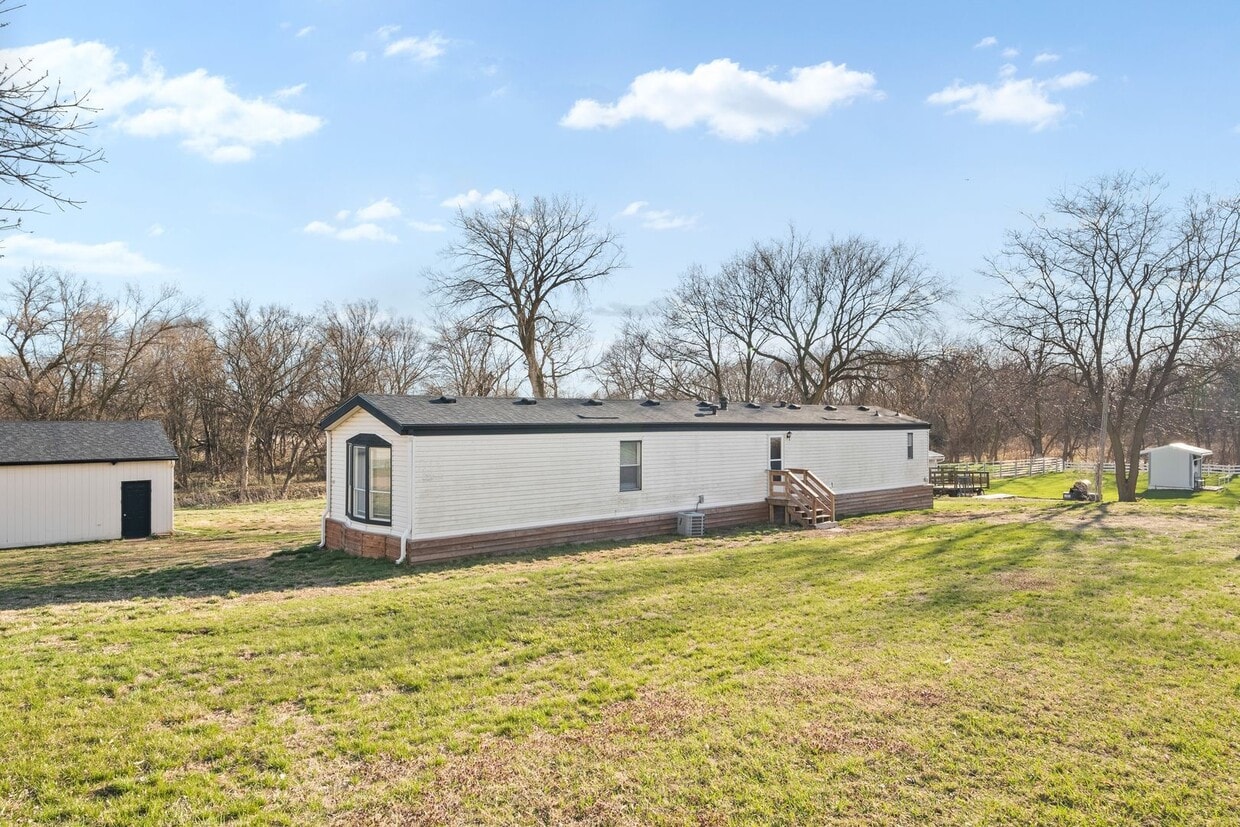 Primary Photo - MUST SEE 3 BEDROOM/2 BATHROOM
