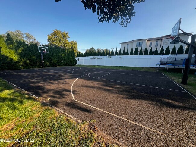 Foto del edificio - 324 Highland Ave