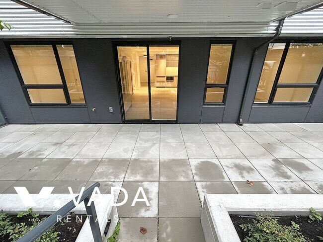 Building Photo - Hue in Newport Village 2 Bedroom Apartment...