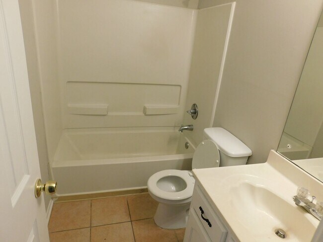 Foto del edificio - 6190 Somerset Dr