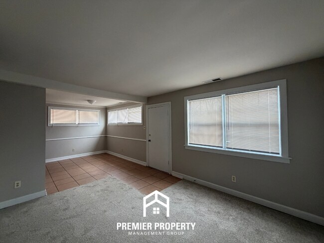 Foto del edificio - Cozy 3BR Memphis Home with Fenced Yard, Bright Living Space & Convenient Layout