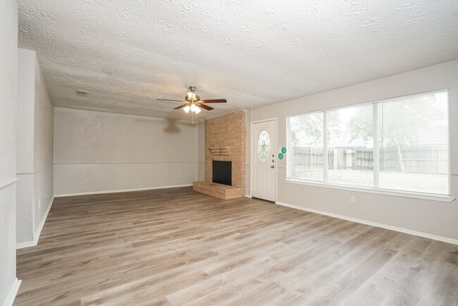 Building Photo - 14135 Barrone Dr