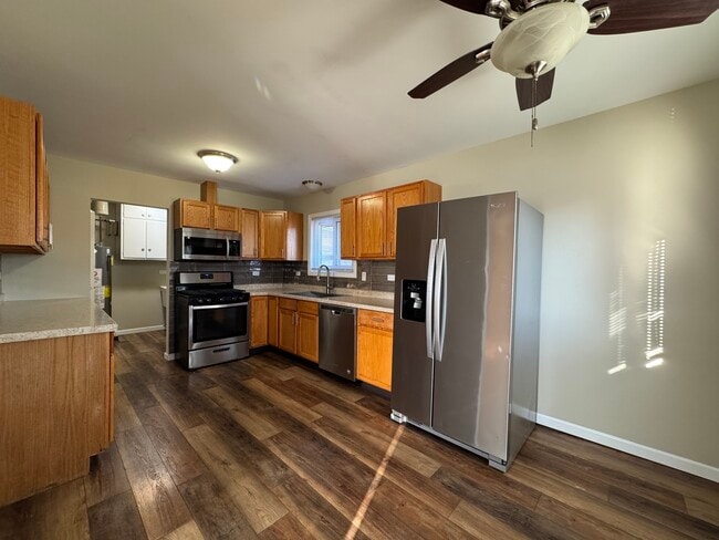 Building Photo - 7838 W 73rd Pl