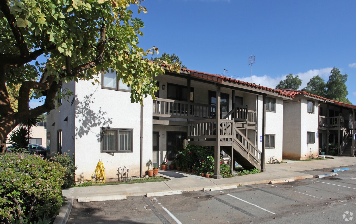 Primary Photo - 3919 Mason St
