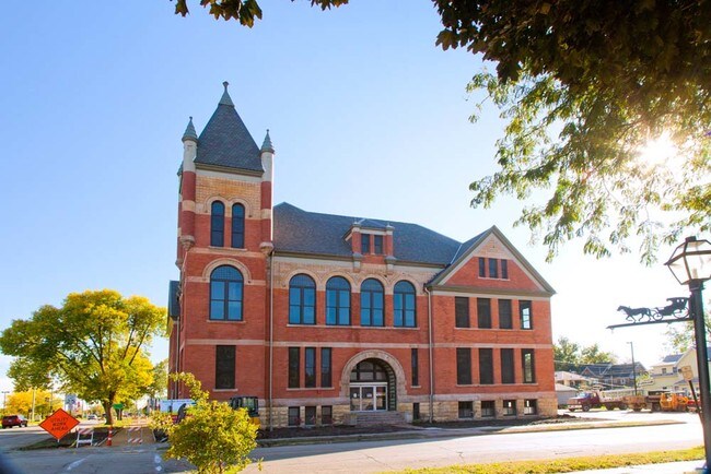 Roosevelt School Apartments Clinton Ia Building Photo Roosevelt School Apartments