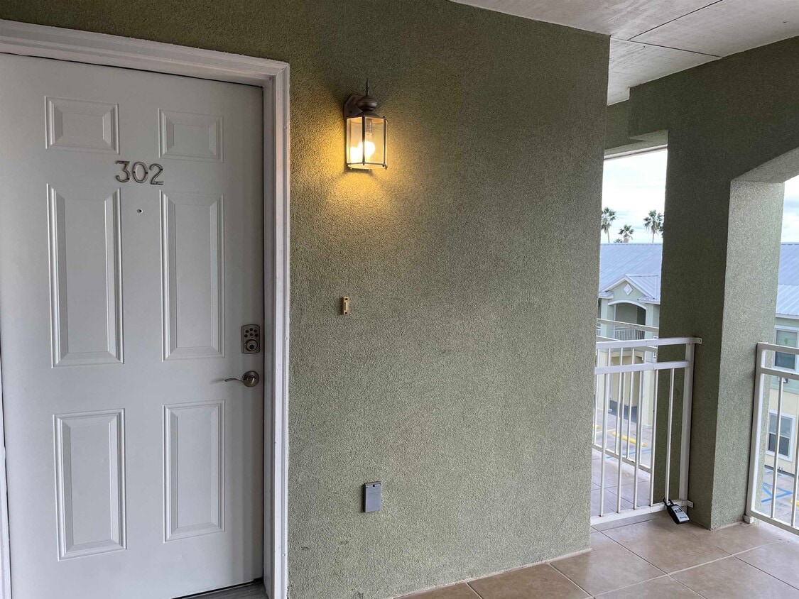 Foto principal - 5402 Marcella Ave