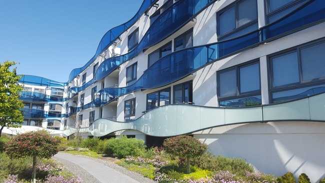 Building Photo - Waves MDR Apartments