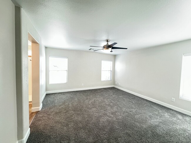 Foto del edificio - Charming Single-Story 3 bedroom