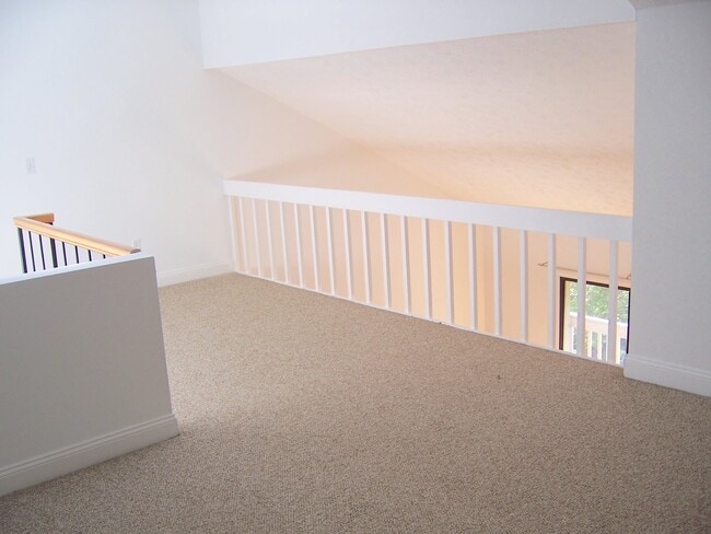 Foto del edificio - 25 Amato Dr