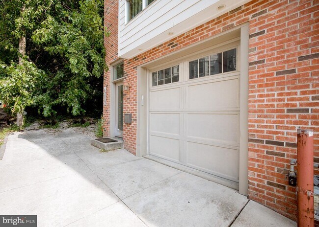 Foto del edificio - 4513 Silverwood St