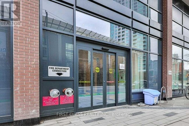 Building Photo - 159 Wellesley St E