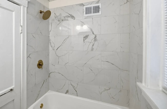 Building Photo - 4154 McRee Ave