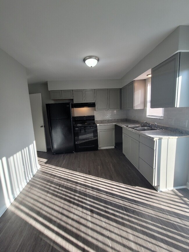 Hamlin Place Estates Apartments 2680 Hamlin Blvd Inkster, MI