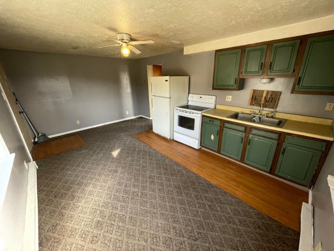 Building Photo - 8975 Lee Ln