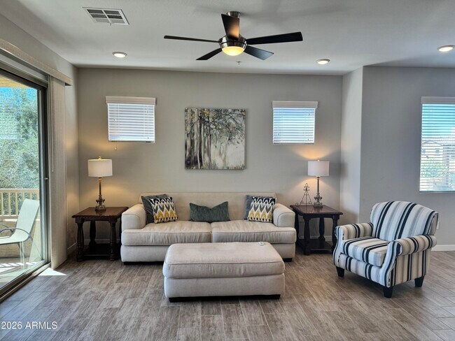 Foto del edificio - 250 W Queen Creek Rd