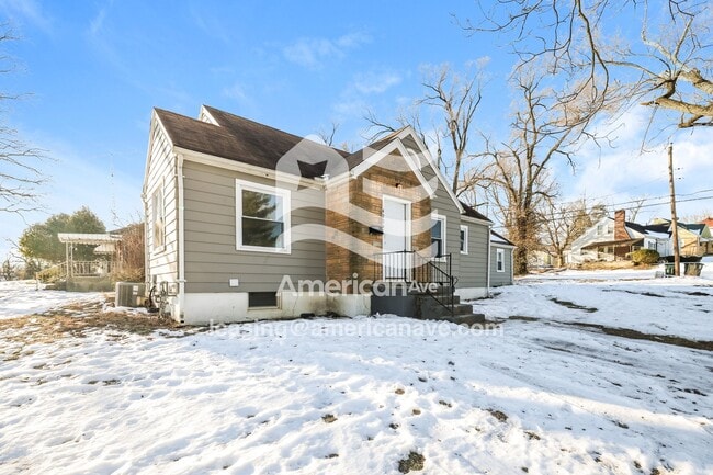 Foto del edificio - 4204 Sylvan Dr