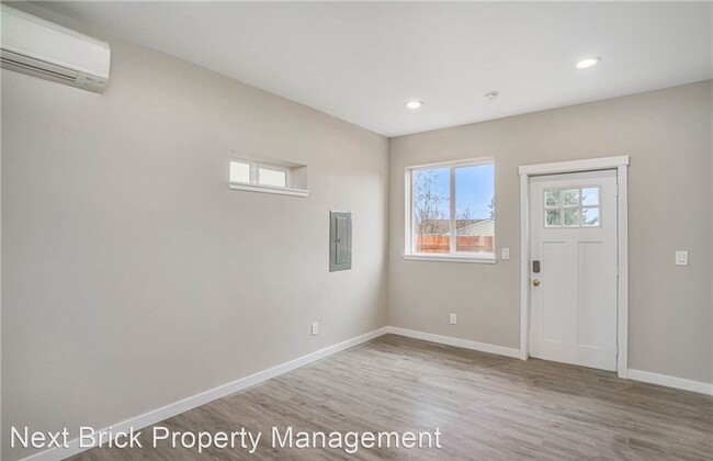 Building Photo - 3 br, 2 bath House - 1336 16th Ave S Unit B