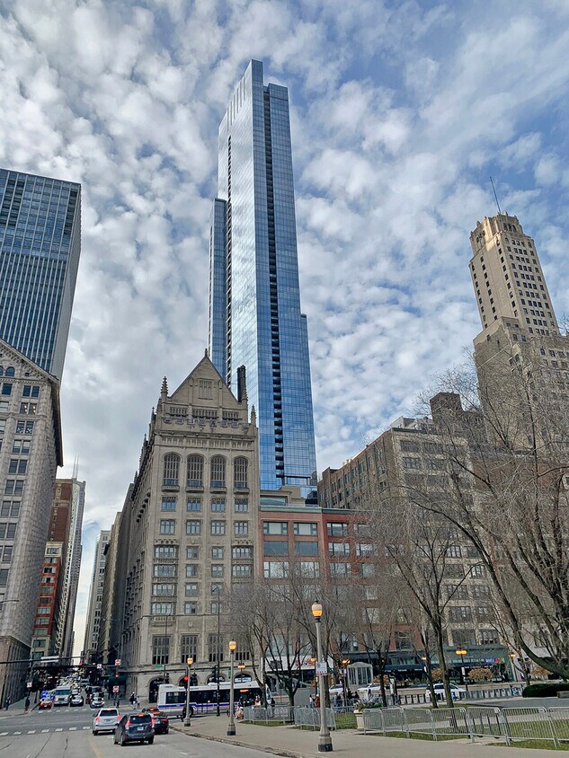 Foto principal - 60 E Monroe St