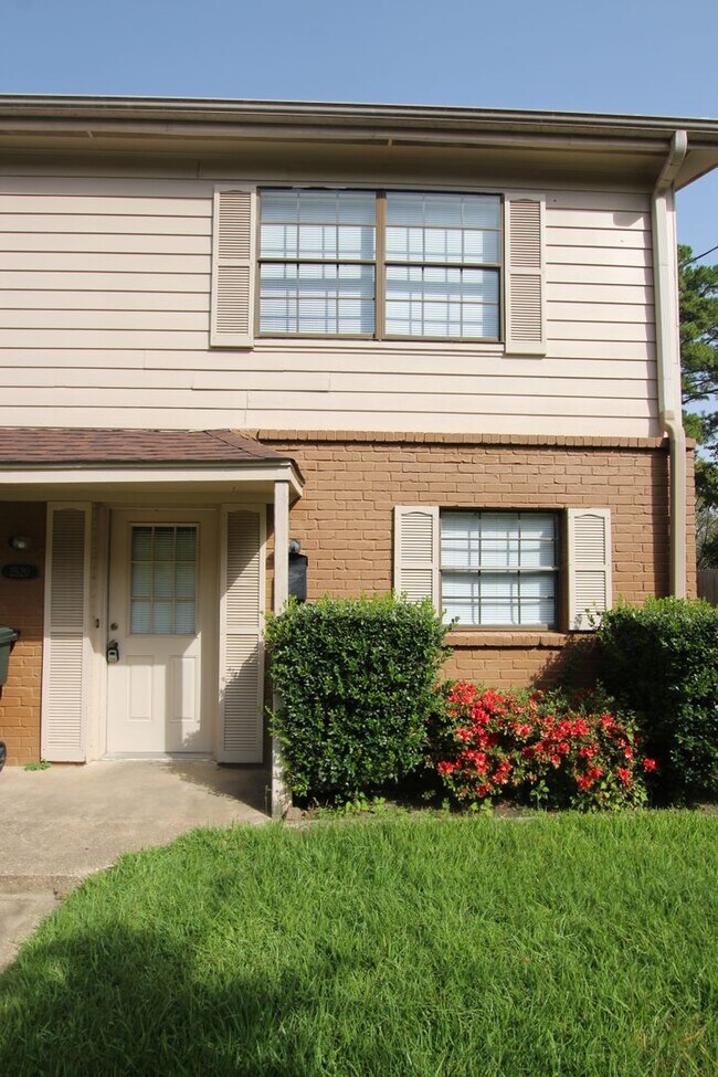 Building Photo - Delmar Dr.  2518/2520
