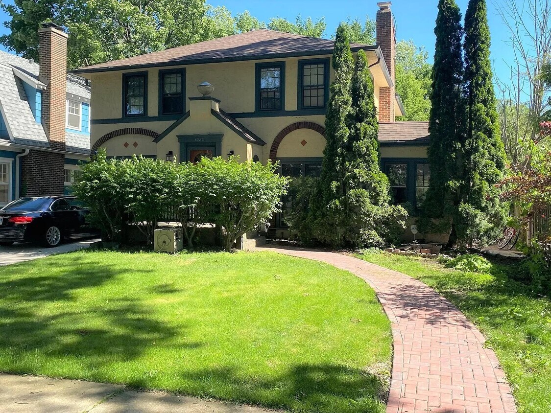 Foto principal - 1220 Grant St